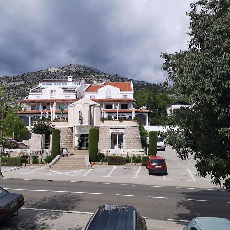 Apartmani Dada Starigrad Paklenica Ngoại thất bức ảnh