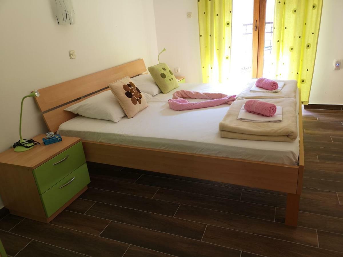 Apartmani Dada Starigrad Paklenica Ngoại thất bức ảnh