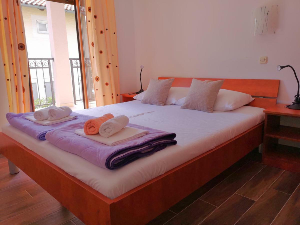 Apartmani Dada Starigrad Paklenica Ngoại thất bức ảnh