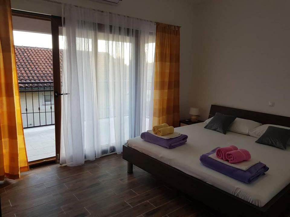 Apartmani Dada Starigrad Paklenica Ngoại thất bức ảnh