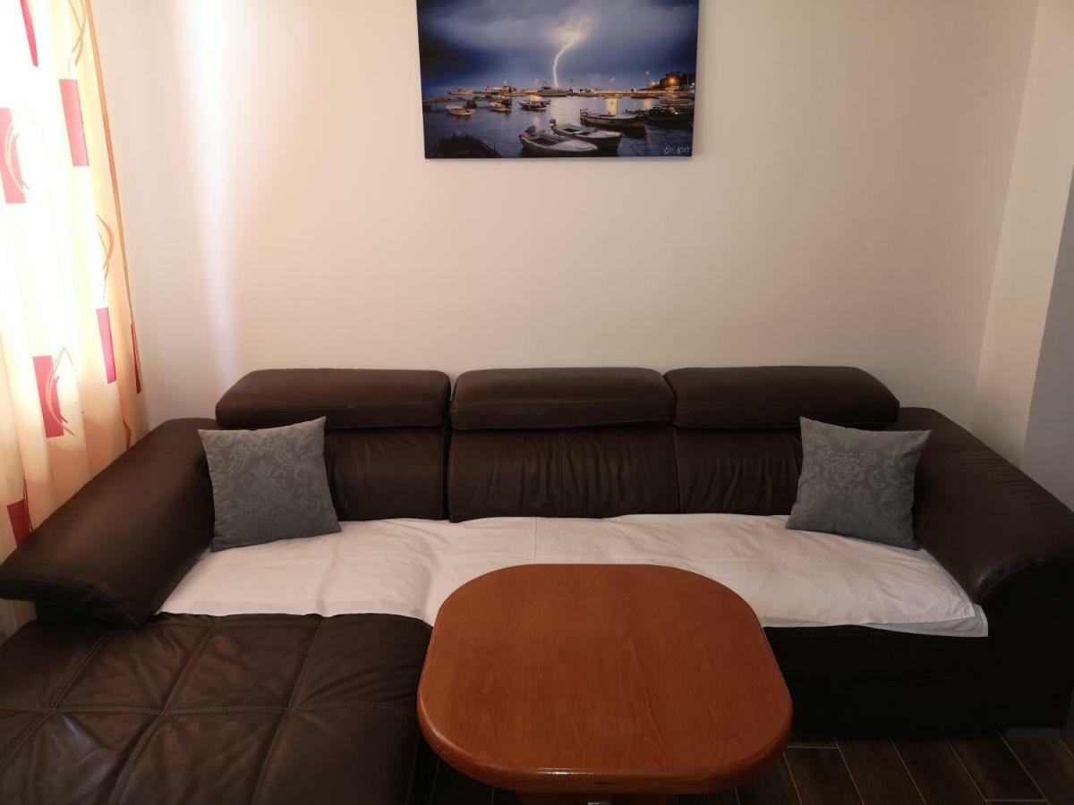 Apartmani Dada Starigrad Paklenica Ngoại thất bức ảnh